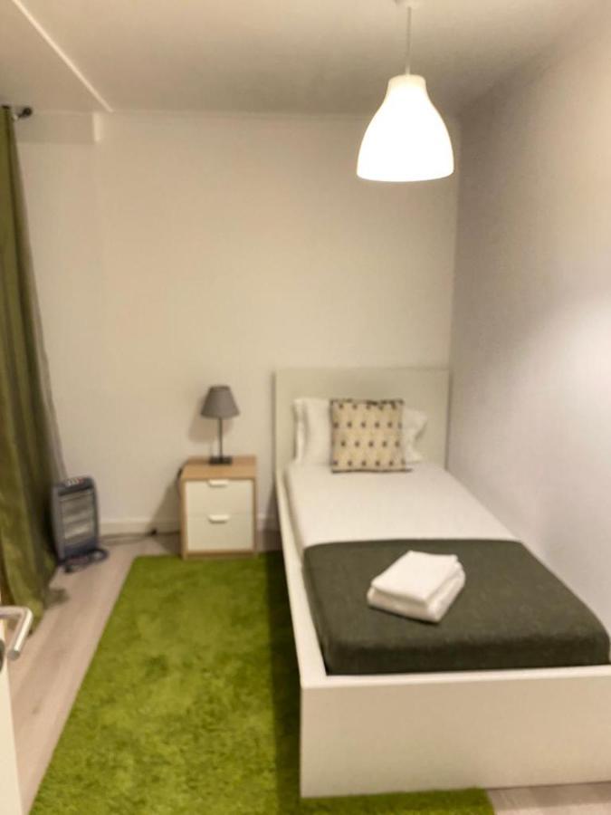 Appartamento Duplex Proximo Do Aeroporto Lisboa Esterno foto
